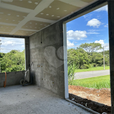 Casa à venda com 3 suítes no condomínio Residencial Jequitiba, Jacareí - SP