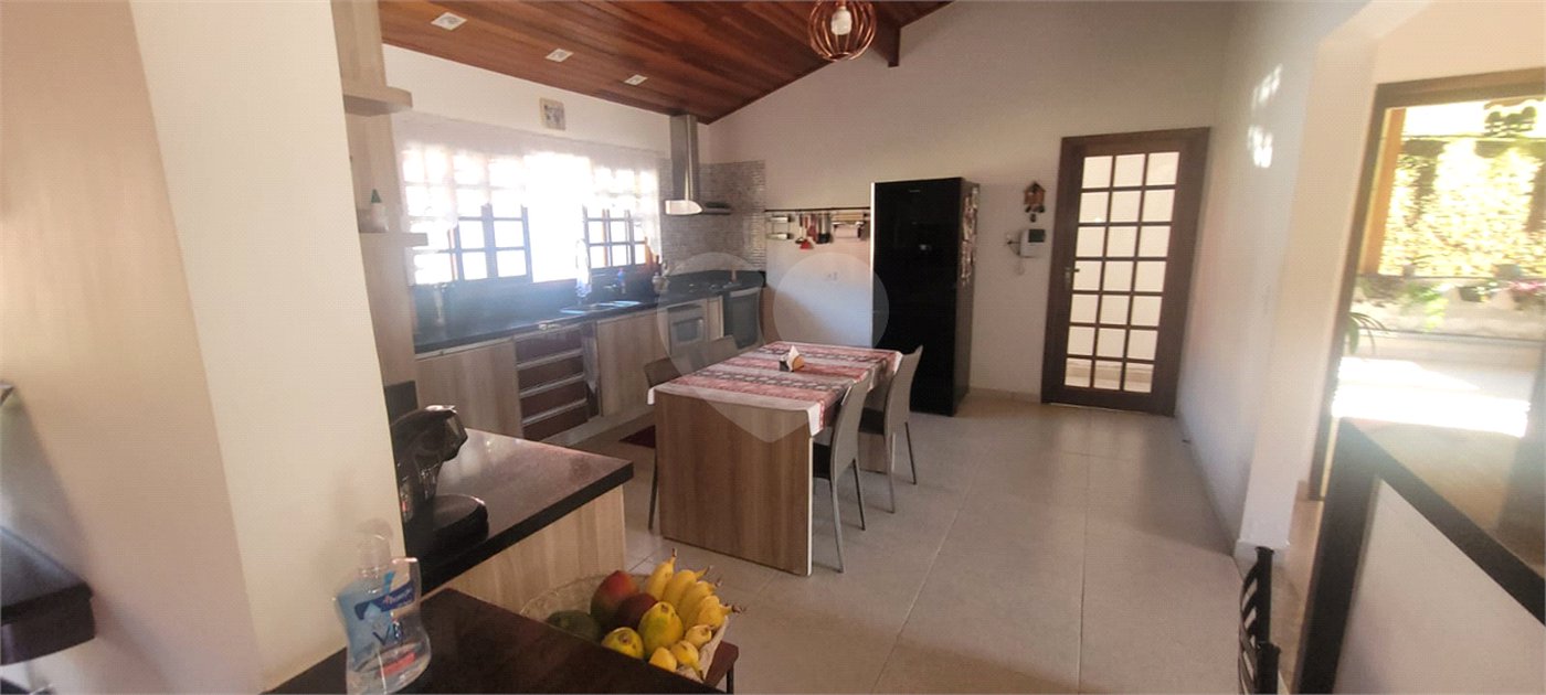 Casa à venda com 3 quartos, sendo 2 suítes,  em Mantiqueira, Mairiporã, SP