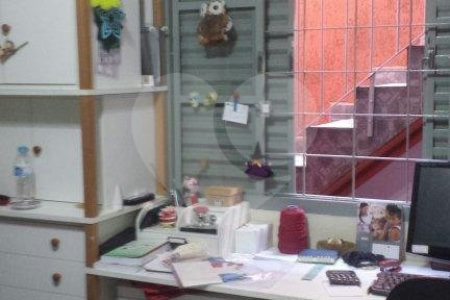 Casa à venda com 3 quartos, sendo 1 suíte, no condomínio Travessa Bruno Andreoni,16, São Paulo - SP