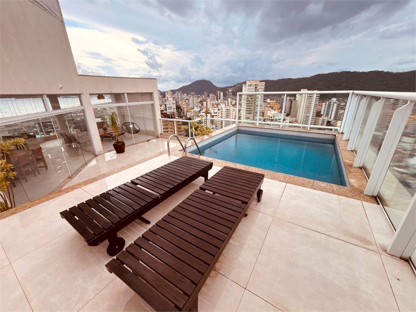 Apartamento com 3 dormitórios à venda, 285 m² por R$ 3.490.000,00 - Jardim Virginia - Guarujá/SP