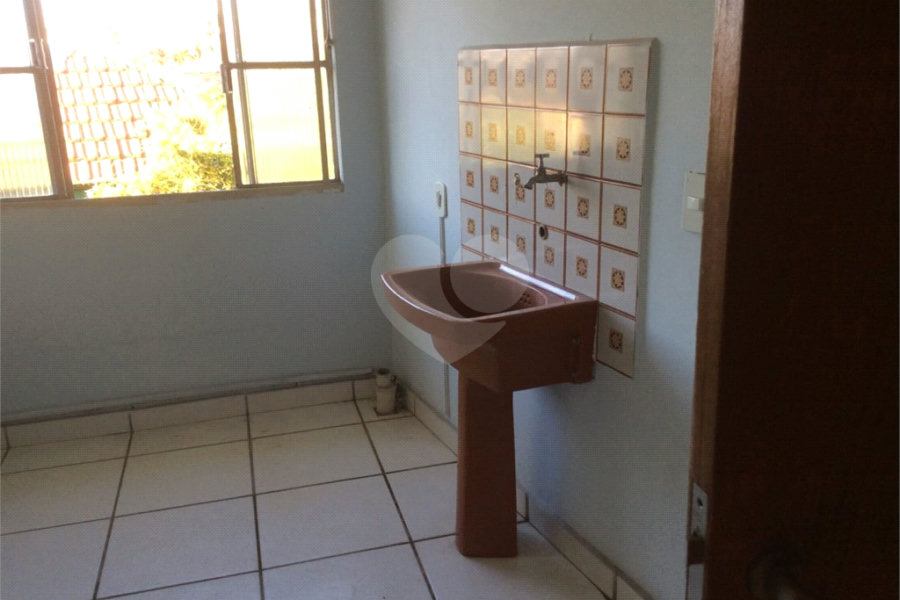 Casa à venda com 4 quartos, sendo 1 suíte, no condomínio Conselheiro Moreira de Barros, São Paulo - SP