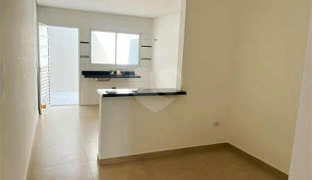 Sobrado à venda com 3 quartos, sendo 1 suíte,  em Vila Tiradentes, São Paulo, SP
