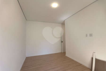 Casa à venda com 3 quartos, sendo 1 suíte, no condomínio Residencial Villagio Wanel, Sorocaba - SP