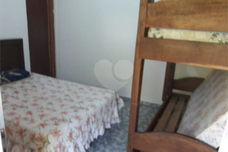 Chácara à venda com 8 quartos, sendo 3 suítes, no Centro, Toledo, MG