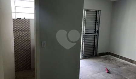 Casa à venda com 3 quartos, sendo 1 suíte,  em Interlagos, São Paulo, SP