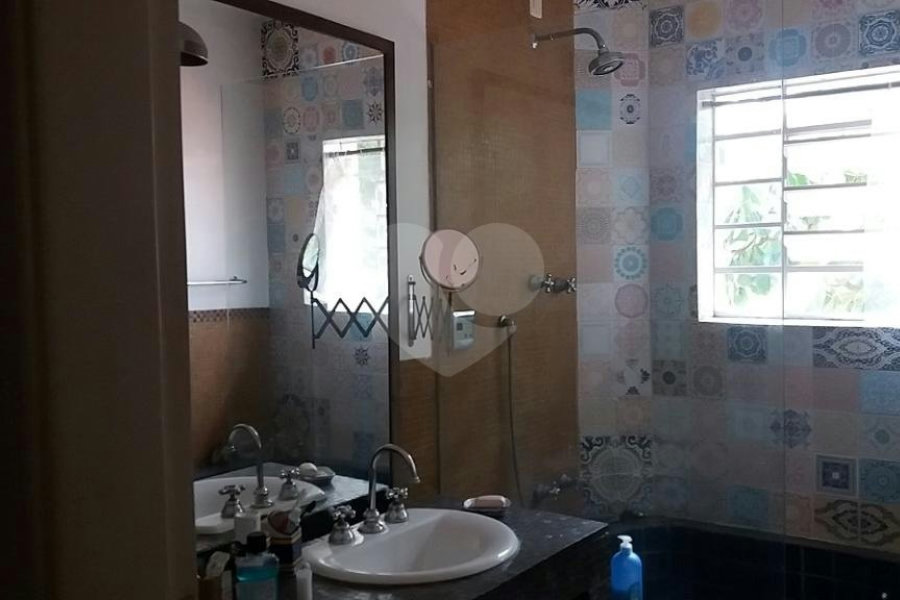 Casa à venda com 6 quartos, sendo 3 suítes, em Jardim São Bento, São Paulo, SP