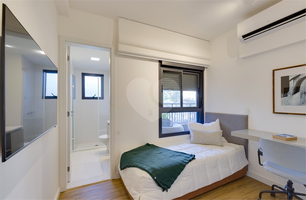 Apartamento à venda com 3 quartos, sendo 1 suíte, em Jardim Marajoara, São Paulo, SP