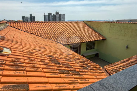 Sobrado à venda com 3 quartos, sendo 1 suíte, em Cidade Líder, São Paulo, SP