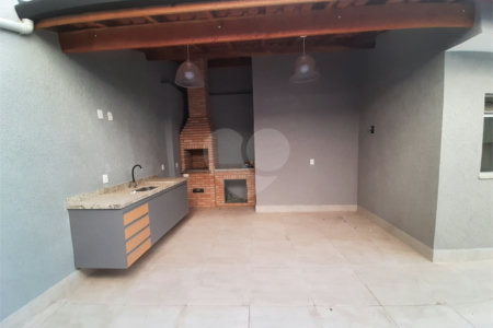 Sobrado à venda com 4 quartos, sendo 3 suítes, em Vila Paulicéia, São Paulo, SP