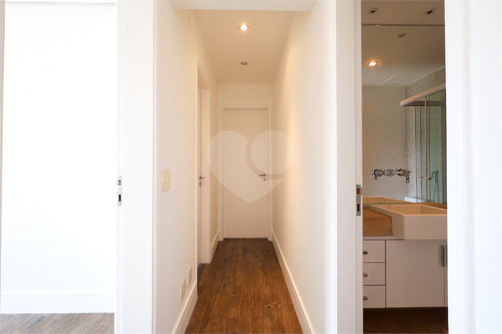 Apartamento à venda com 3 quartos, sendo 2 suítes, em Brooklin, São Paulo, SP