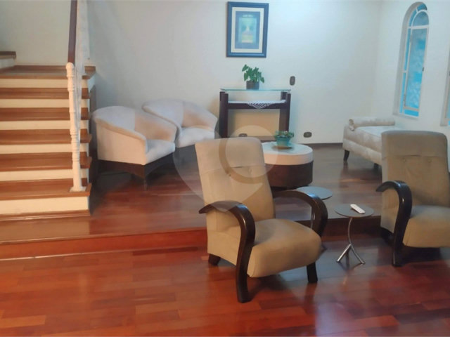 Sobrado à venda com 3 quartos, sendo 1 suíte,  em Horto Florestal, São Paulo, SP