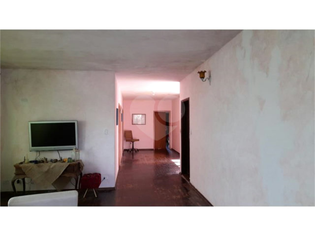 Casa à venda ou para alugar com 5 quartos, sendo 1 suíte,  em Vila Romero, São Paulo, SP