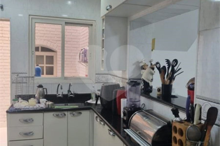 Sobrado à venda com 3 quartos, sendo 1 suíte,  em Vila Dom Pedro II, São Paulo, SP