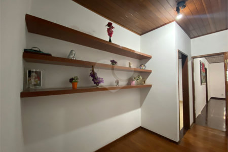 Terreno à venda com 3 quartos, sendo 1 suíte, em Vila Nivi, São Paulo, SP