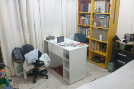 Sobrado à venda com 3 quartos em Jardim Macedônia, São Paulo, SP