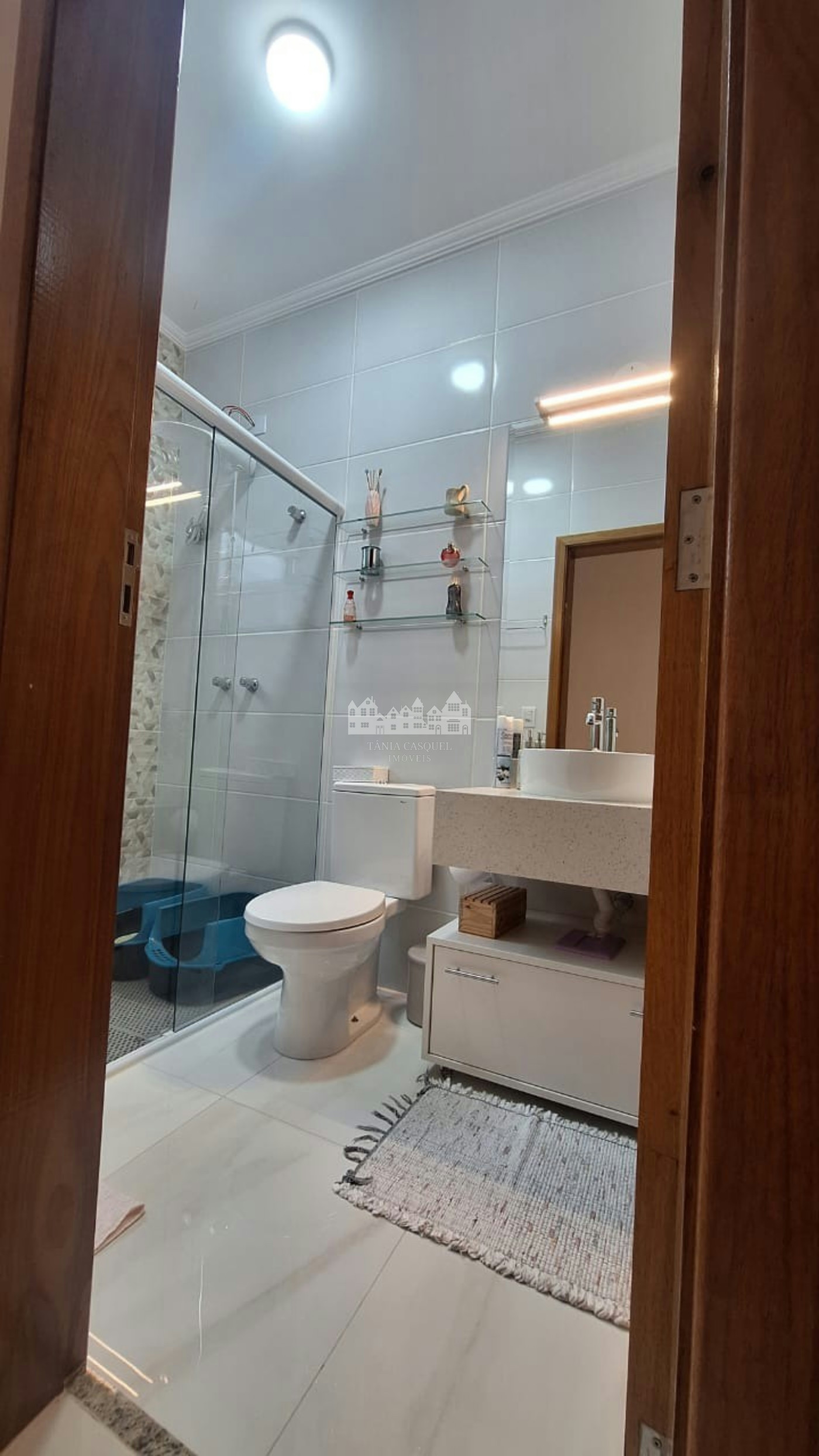 Casa à venda com 3 quartos, sendo 1 suíte, em Residencial Jardins da Catalunha, Atibaia, SP