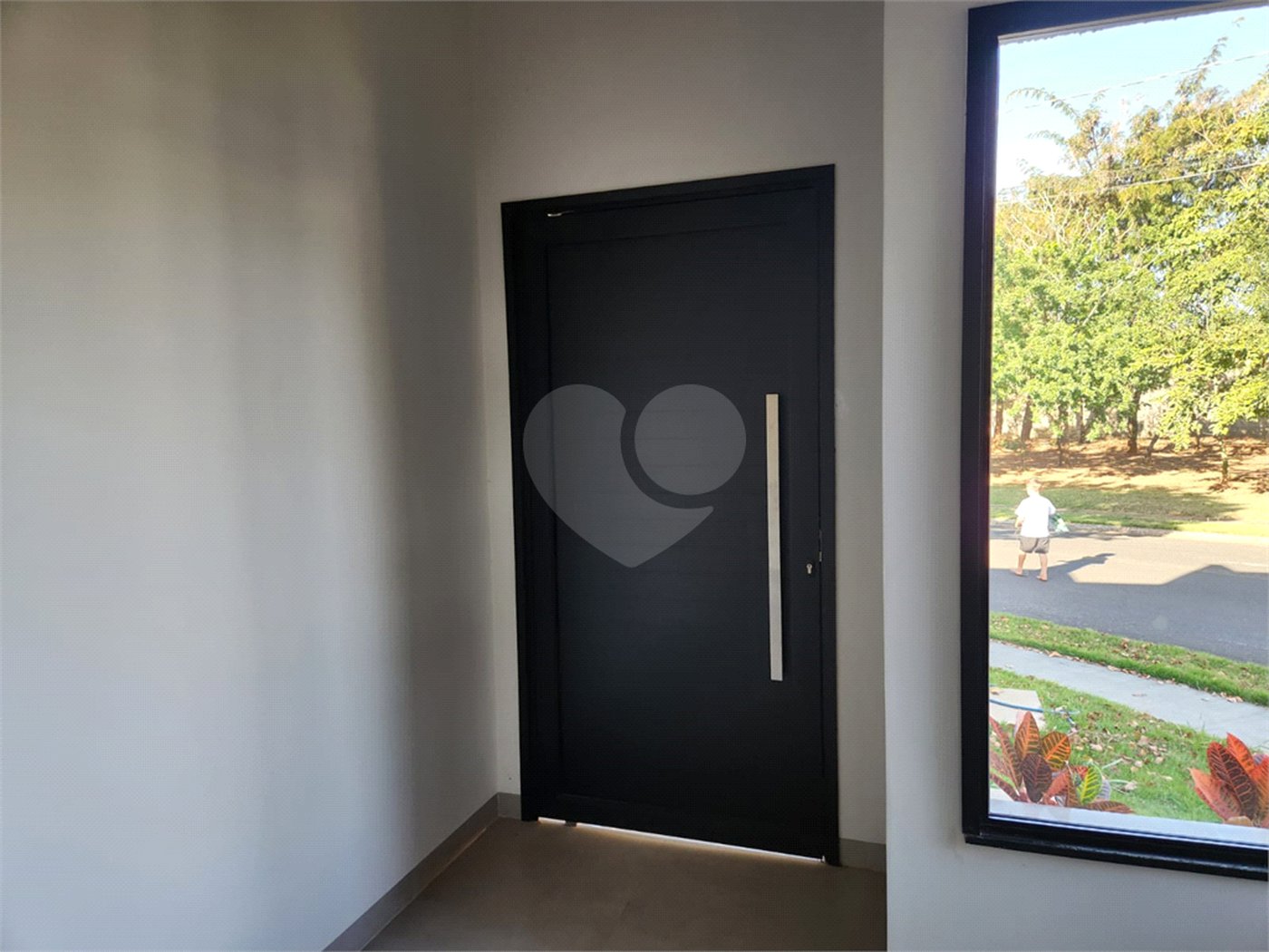 Casa à venda com 3 quartos, sendo 1 suíte, no condomínio Jd. Parque Alvorada, Araraquara - SP