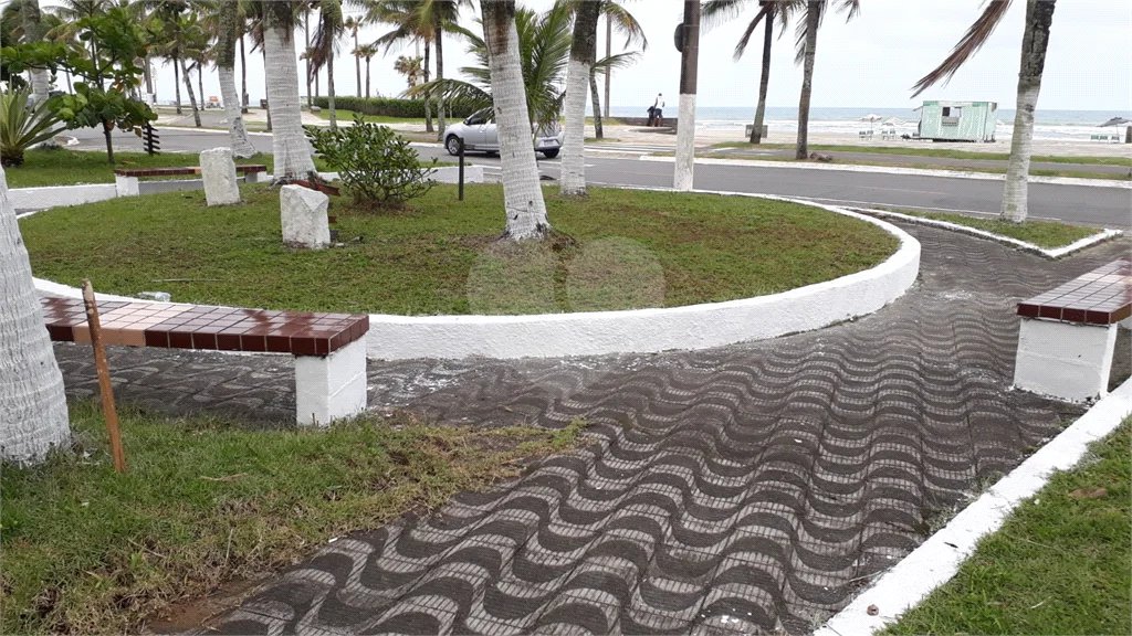 Apartamento à venda com 2 quartos, sendo 1 suíte, em Caiçara, Praia Grande, SP