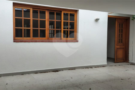 Casa de Vila à venda com 3 quartos, sendo 2 suítes, em Santo Amaro, São Paulo, SP