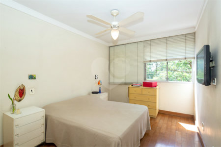 Apartamento à venda com 3 quartos, sendo 2 suítes,  em Alto da Boa Vista, São Paulo, SP