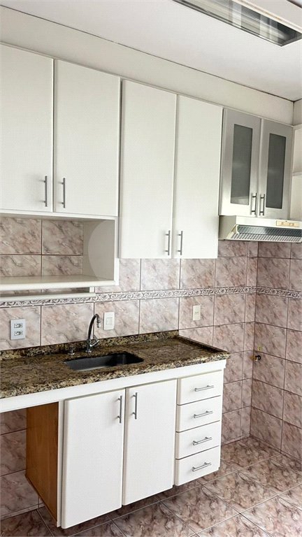 Apartamento à venda com 3 quartos em Cidade Líder, São Paulo, SP