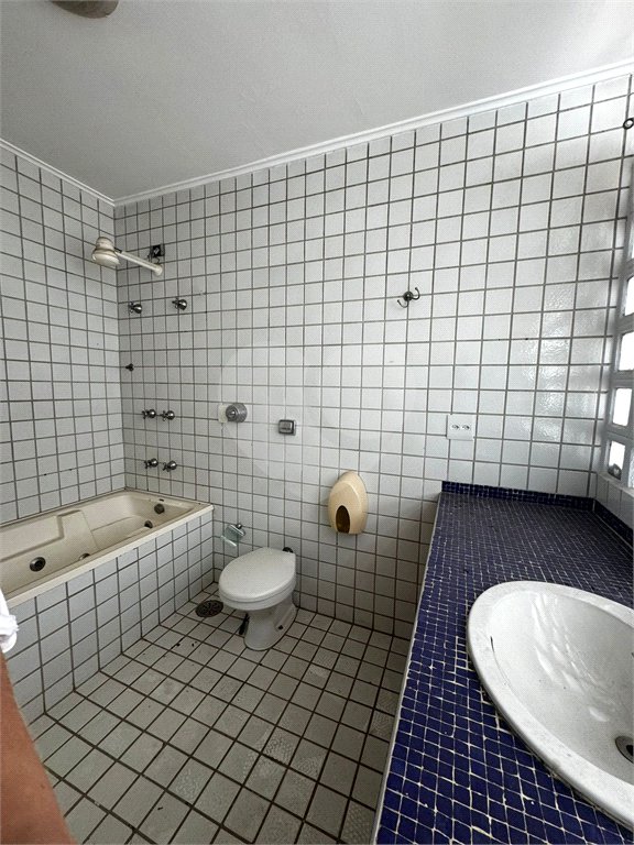 Casa à venda ou para alugar com 4 quartos, sendo 2 suítes,  em Vila Andrade, São Paulo, SP