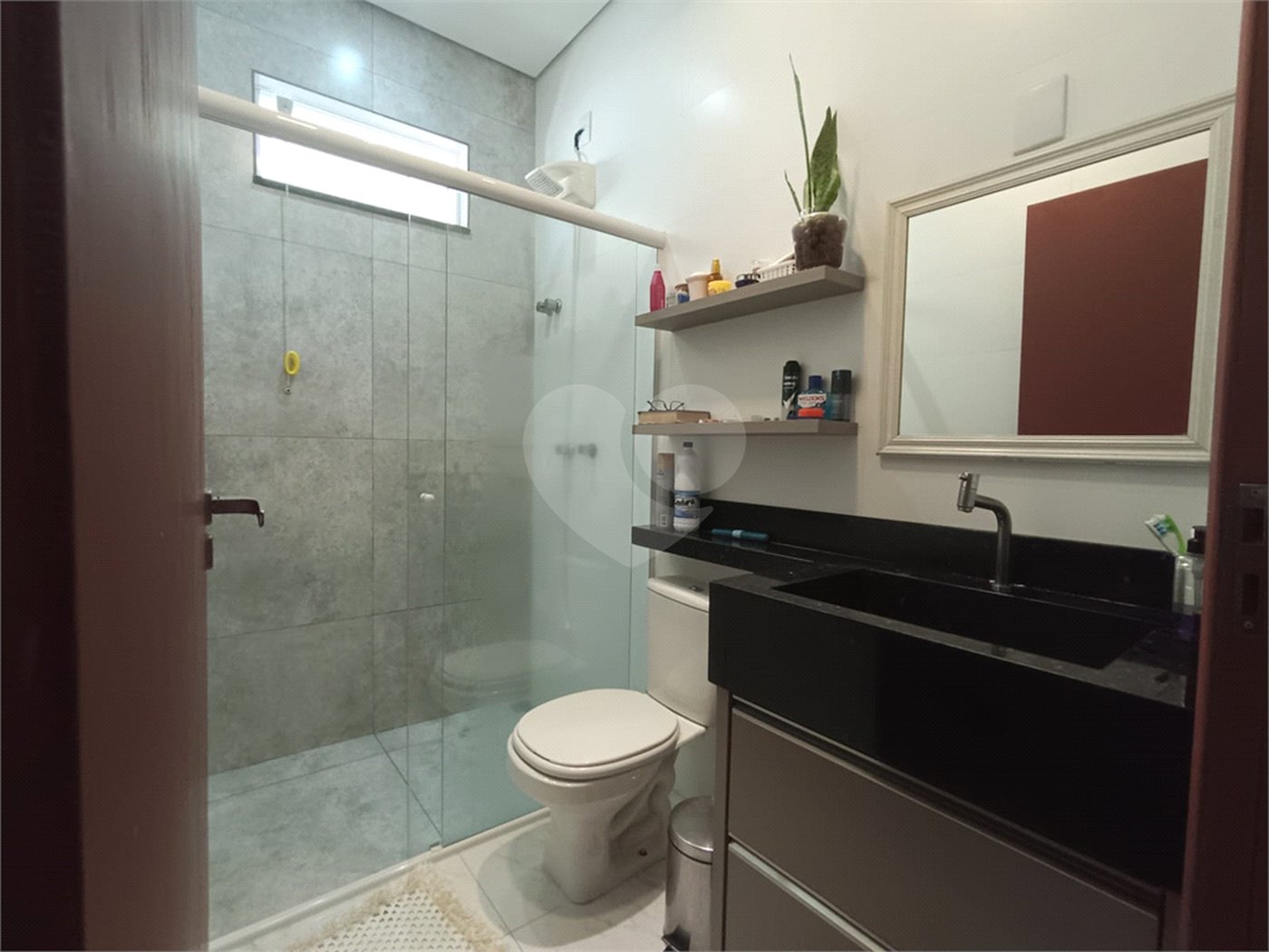 Casa à venda com 3 quartos, sendo 1 suíte,  no condomínio Ipes 2, Tatuí - SP