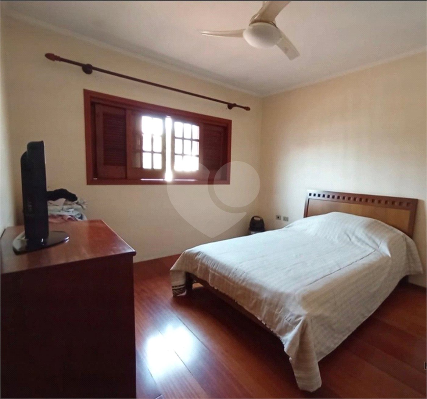 Casa à venda com 5 quartos, sendo 1 suíte,  no condomínio Constantino Mattucci, Sorocaba - SP