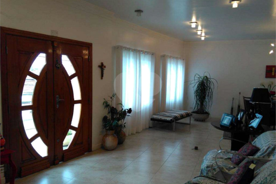 Sobrado à venda com 3 quartos, sendo 1 suíte, em Tremembé, São Paulo, SP
