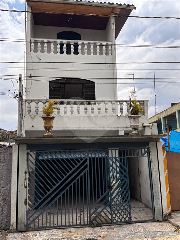 Sobrado para alugar com 3 quartos em Jardim São Vicente, São Paulo, SP