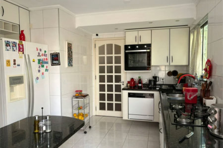 Casa à venda com 3 quartos, sendo 1 suíte, no condomínio Villagio Vicino, São Paulo - SP