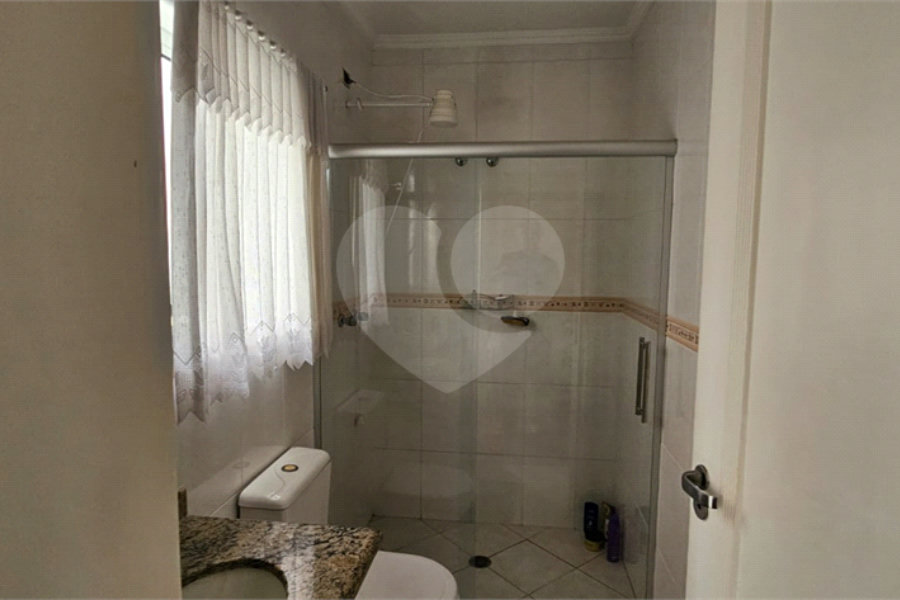 Casa à venda com 3 quartos, sendo 1 suíte, no condomínio Res Santa Inês, São Paulo - SP