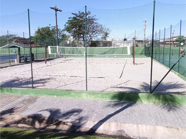Duplex à venda com 3 quartos, sendo 1 suíte,  em Enseada, Guarujá, SP