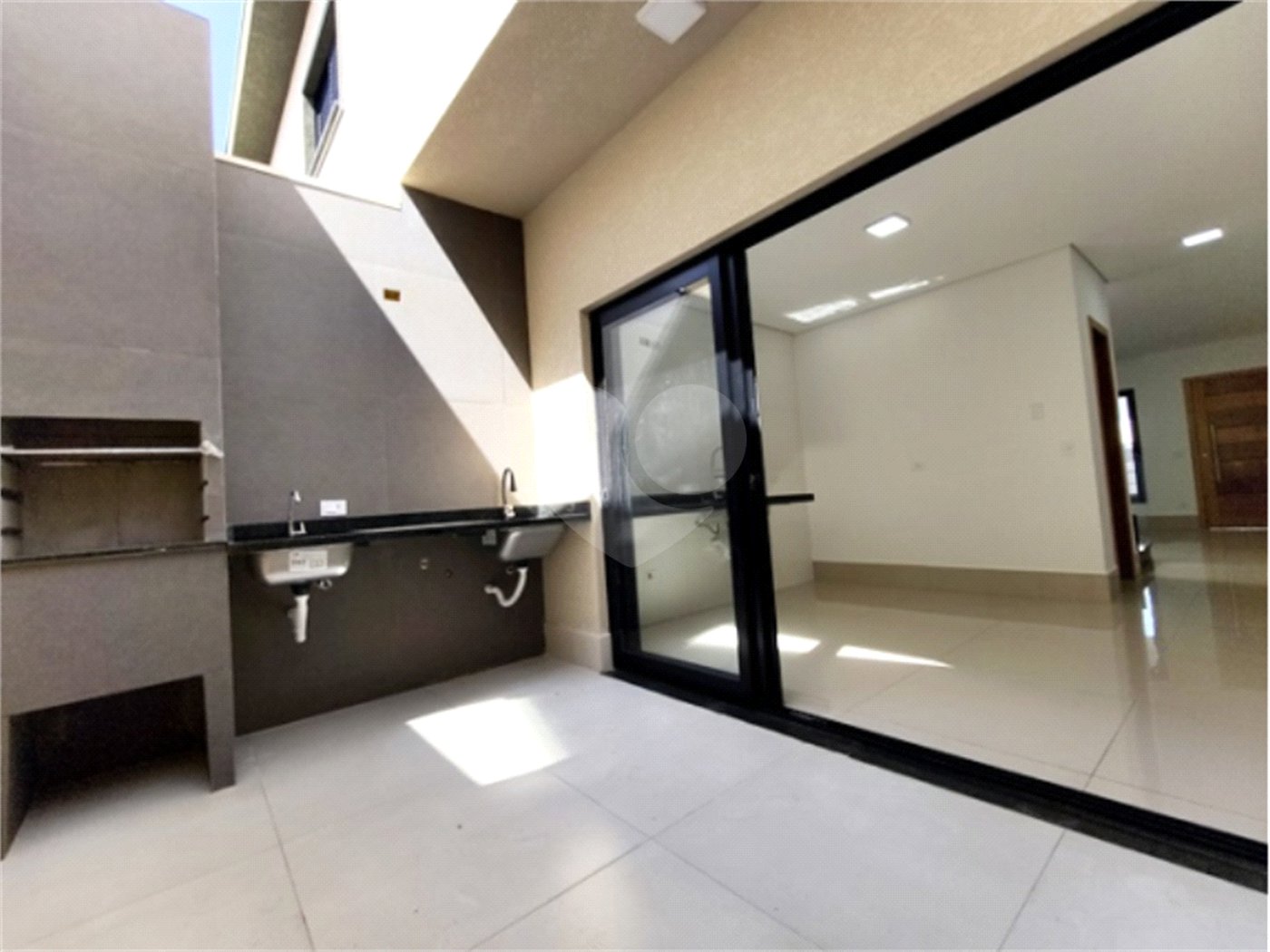 Sobrado à venda com 3 quartos, sendo 1 suíte, em Jardim Maristela, São Paulo, SP
