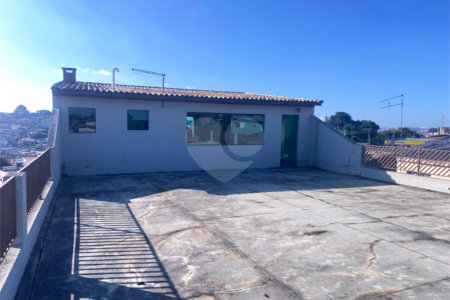 Sobrado à venda com 3 quartos, sendo 1 suíte,  em Jardim Selma Helena, Poá, SP