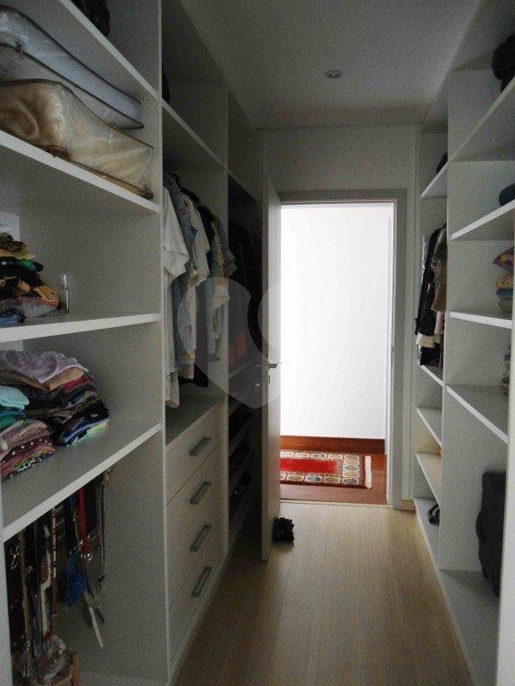 Casa à venda com 4 suítes no condomínio Vila Alba, São Paulo - SP