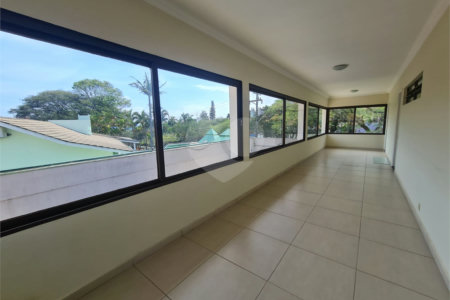 Sobrado à venda com 4 quartos, sendo 1 suíte,  em Interlagos, São Paulo, SP