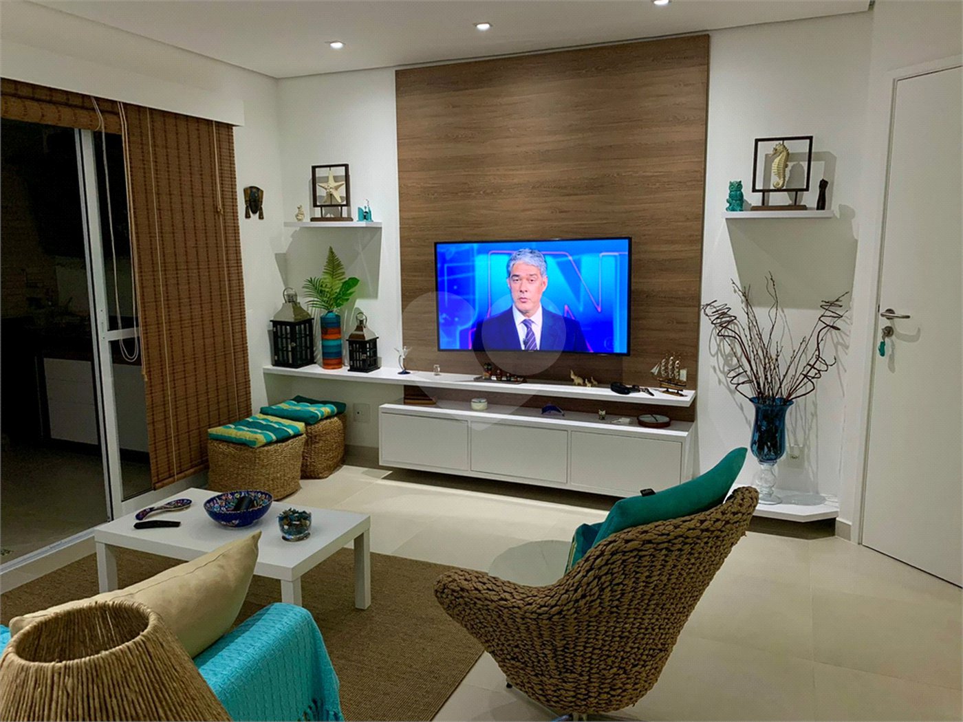 Apartamento à venda com 3 quartos, sendo 1 suíte,  em Jardim Belmar, Guarujá, SP