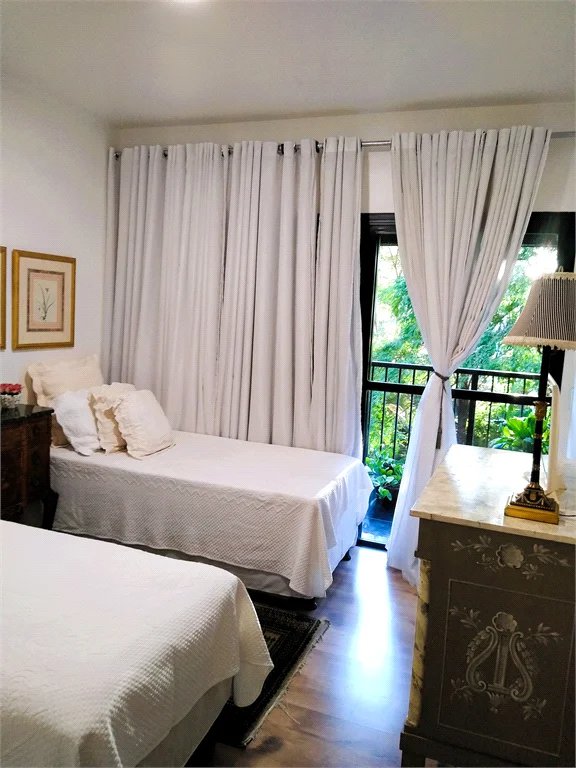 Apartamento à venda com 4 suítes em Vila Andrade, São Paulo, SP