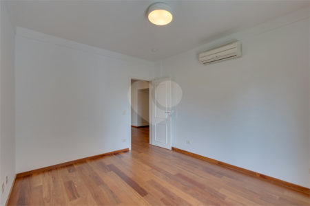 Apartamento à venda com 4 suítes em Jardim Marajoara, São Paulo, SP