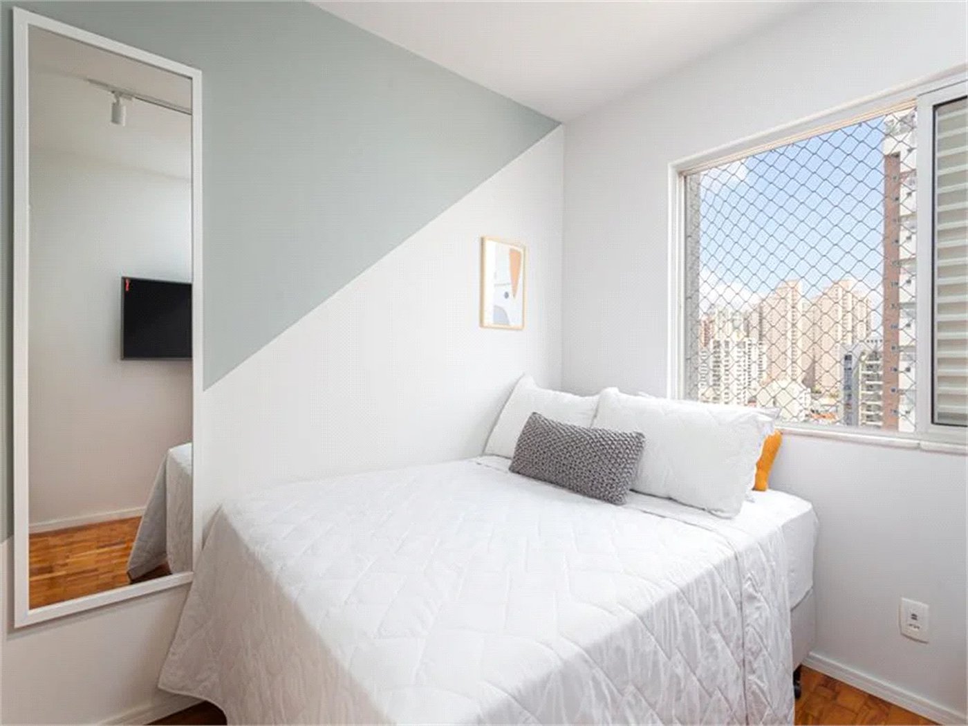 Apartamento à venda com 4 quartos, sendo 1 suíte, em Vila Cordeiro, São Paulo, SP