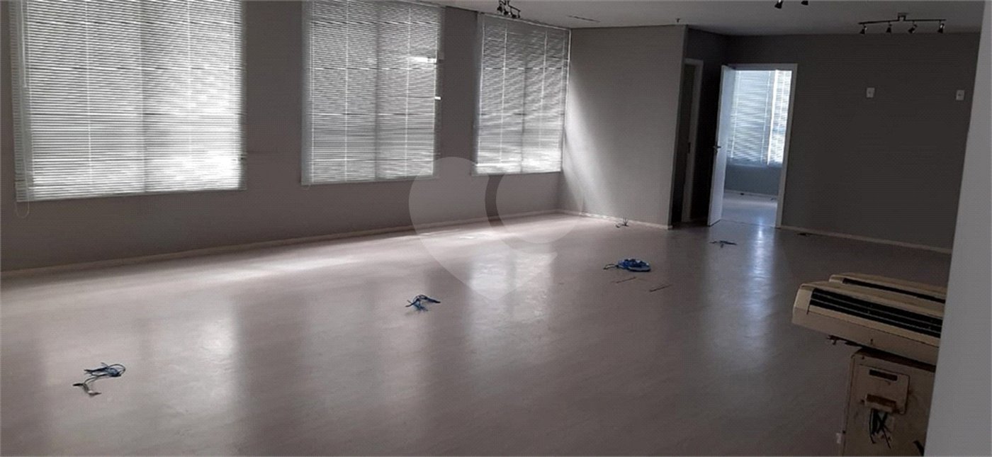 Excelente sala comercial para locação na Consolação