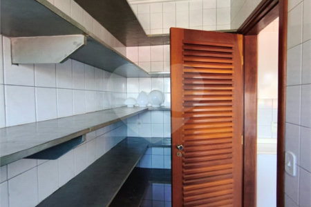 Casa à venda ou para alugar com 3 suítes no condomínio Estância Marambaia, Vinhedo - SP