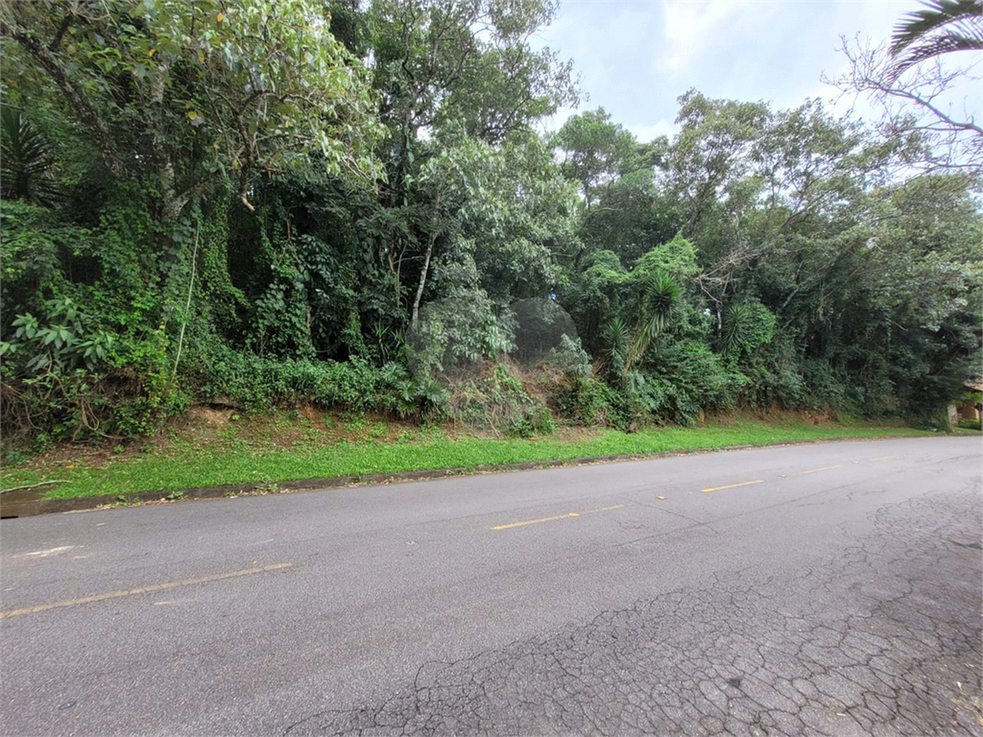 Terreno à venda no condomínio Alpes da Cantareira, Mairiporã - SP