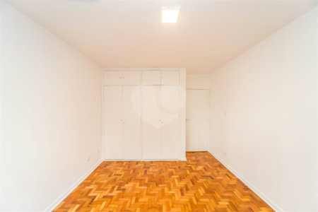 Apartamento à venda com 3 quartos, sendo 1 suíte, em Itaim Bibi, São Paulo, SP