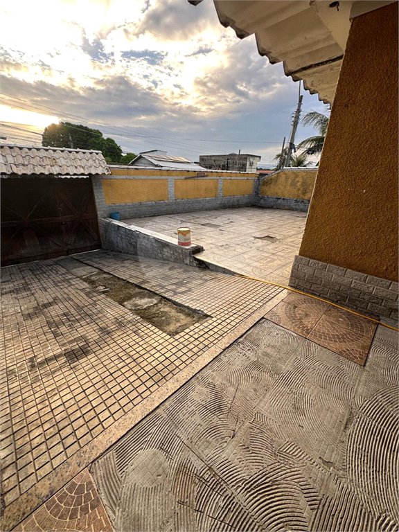 Casa à venda com 3 quartos em Santa Cruz, Rio de Janeiro, RJ