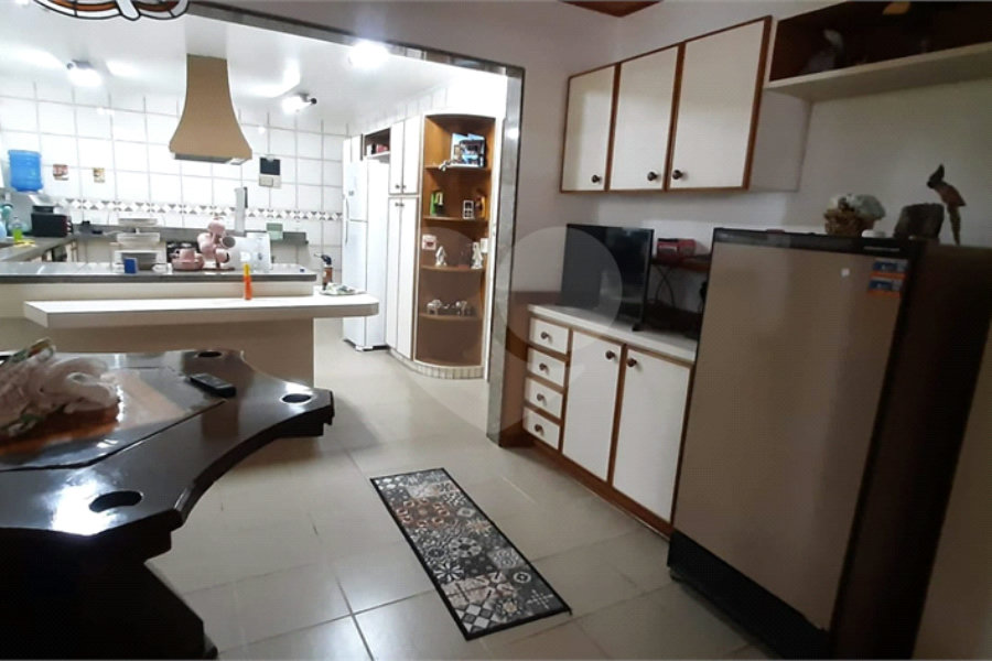 Casa à venda com 6 quartos, sendo 5 suítes, em Roseira, Mairiporã, SP