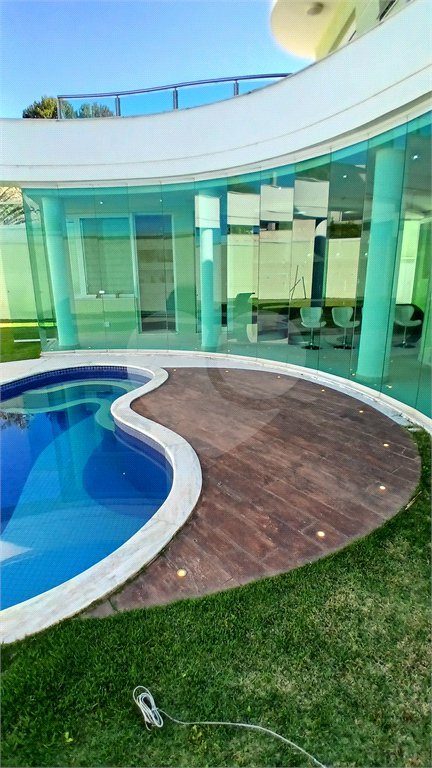 Casa à venda com 3 suítes no condomínio Figueira Garden, Atibaia - SP