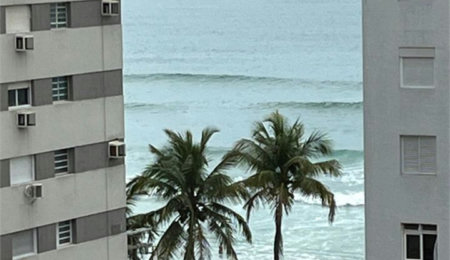 Apartamento de 1 Dormitório na Quadra da Praia das Pitangueiras – Localização Privilegiada!