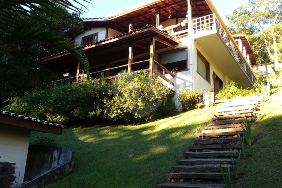 Casa à venda ou para alugar com 4 quartos, sendo 2 suítes, em Serra da Cantareira, Mairiporã, SP